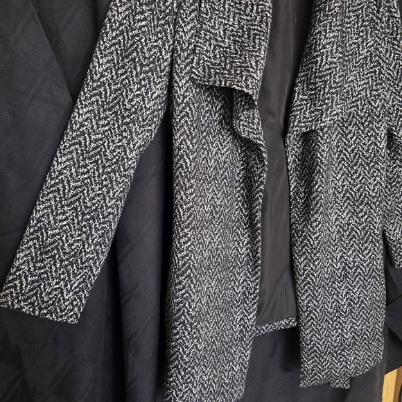 Banana Republic Black & White Open Front Tweed Coat - Picture 2 of 8